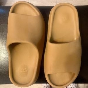 Used Adidas Yeezy Sandals size 6